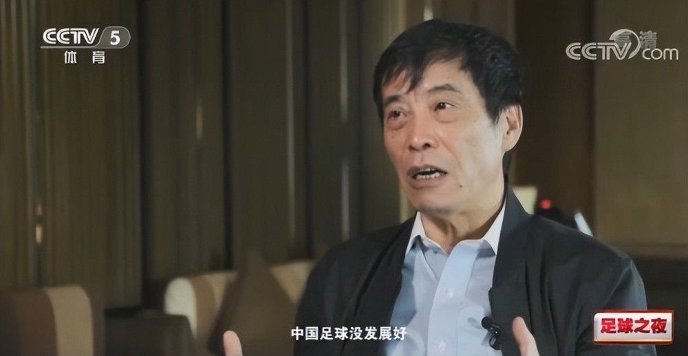 穿扒开跪着让客人打屁股